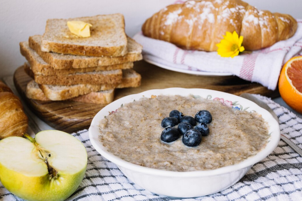 Нутрициолог Попова рассказала, для кого может быть опасна ячневая каша